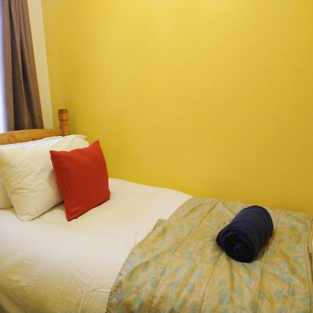 Derwent Street Apartment 2 - Self Contained - 2 Bed Self Catering Apartment Веркінґтон Екстер'єр фото