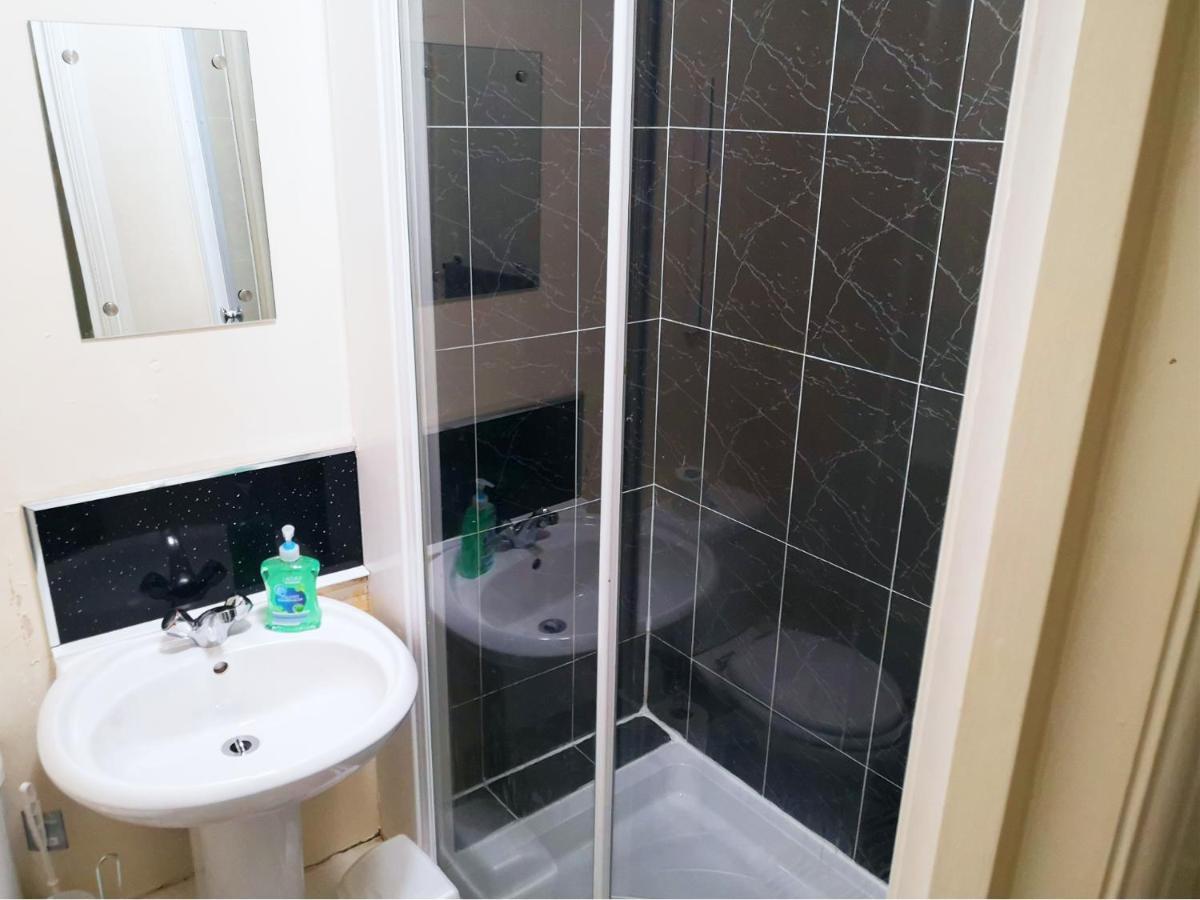 Derwent Street Apartment 2 - Self Contained - 2 Bed Self Catering Apartment Веркінґтон Екстер'єр фото