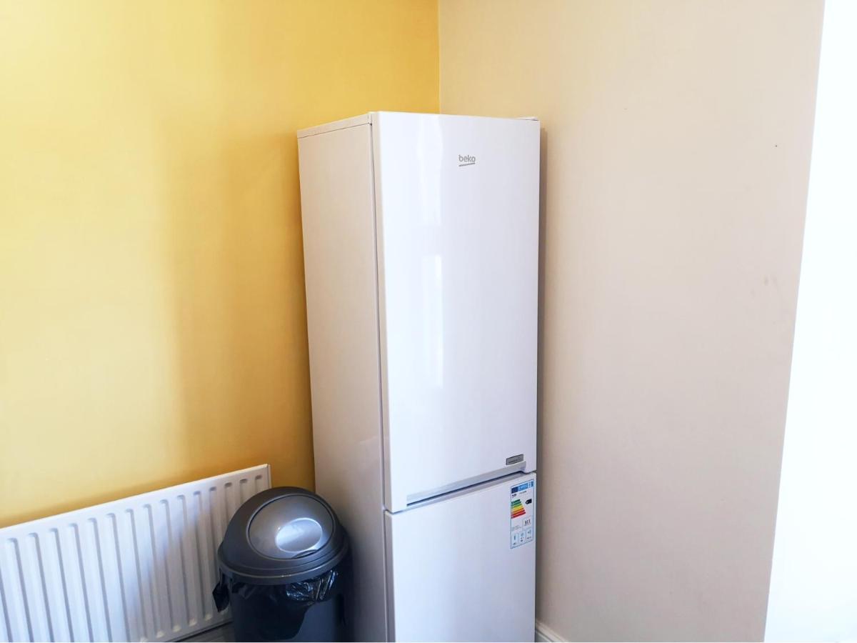Derwent Street Apartment 2 - Self Contained - 2 Bed Self Catering Apartment Веркінґтон Екстер'єр фото