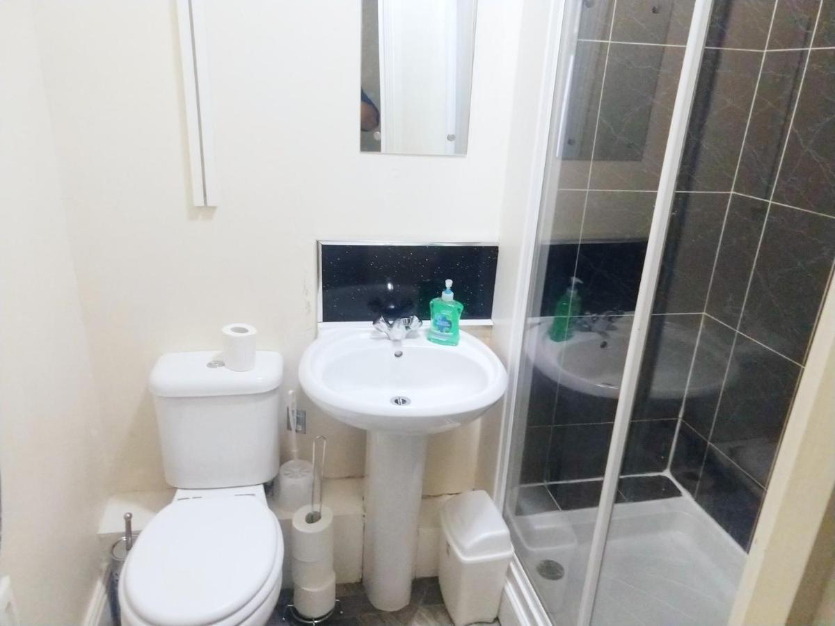 Derwent Street Apartment 2 - Self Contained - 2 Bed Self Catering Apartment Веркінґтон Екстер'єр фото